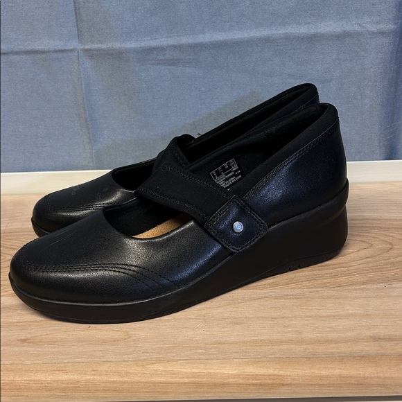 Clarks Ladies Suttyn May Women's Black Mary Jane Shoes - Picture 2 of 12